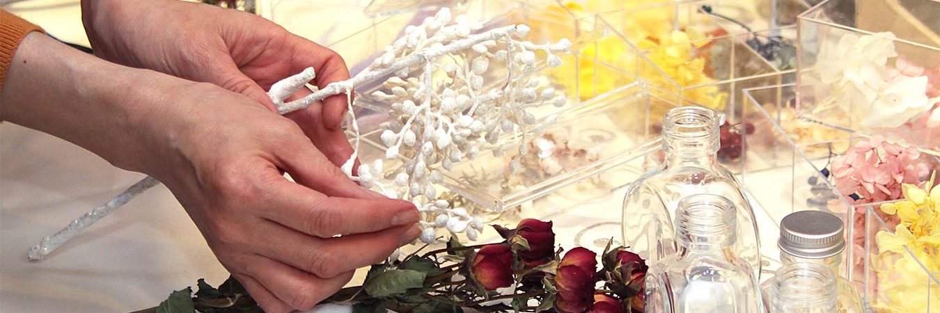 ハーバリウム制作 レッスン中